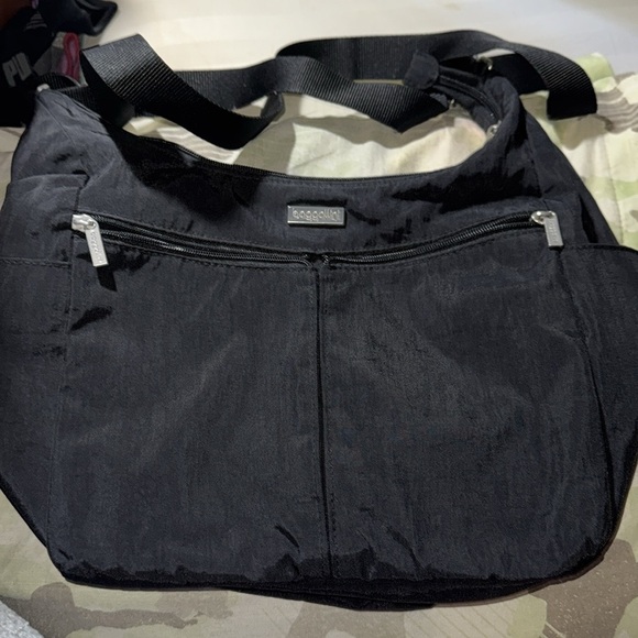 Baggallini Handbags - Baggallini Black Crossbody Bag Adjustable Strap